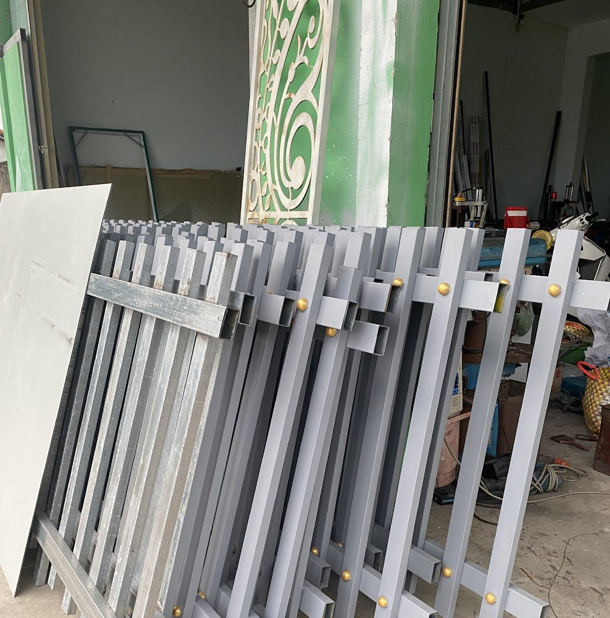 Hình ảnh xưởng Cơ Sở Nhôm Kính Cao Cấp Vinh Danh